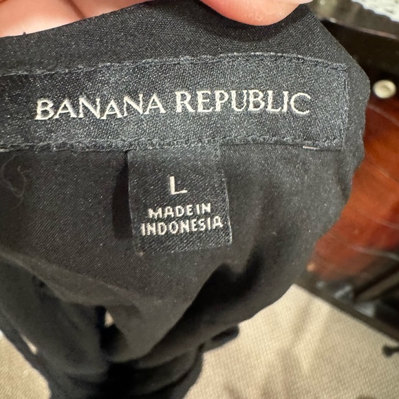 BANANA REPUBLIC BLACK CAMI - Picture 6 of 7